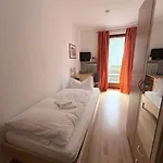 Schatzn Hof *